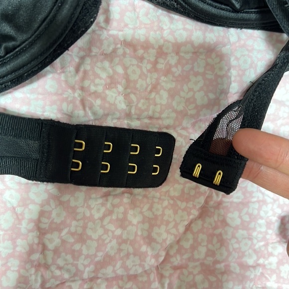 Victoria’s Secret Black Plunge Lace - Picture 6 of 9